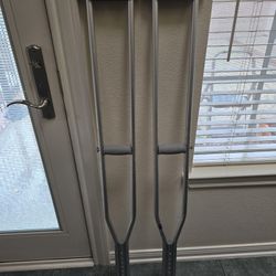 Crutches Universal Adult Size L 5'10 to 6'6"