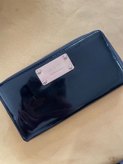 Kate Spade New York Black Patent Zip Wallet