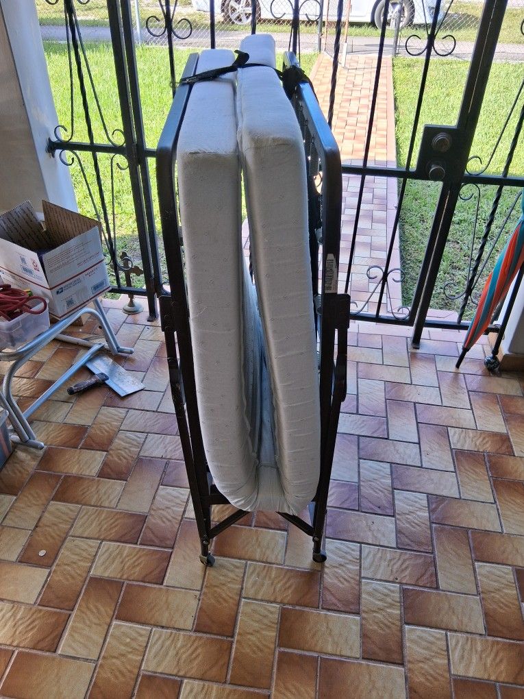 FOLDING TWIN BED