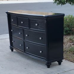 Dresser*7 Drawers* FREE LOCAL DELIVERY 