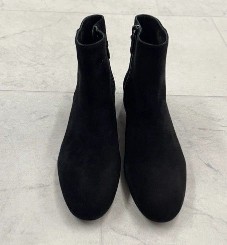 New Name Brand Stuart Weitzman Black Booties.. OBO 🩷