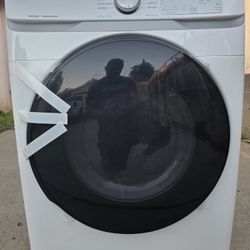 SAMSUNG 7.5 Cu .Ft Stackable Smart Gas Dryer W/steam