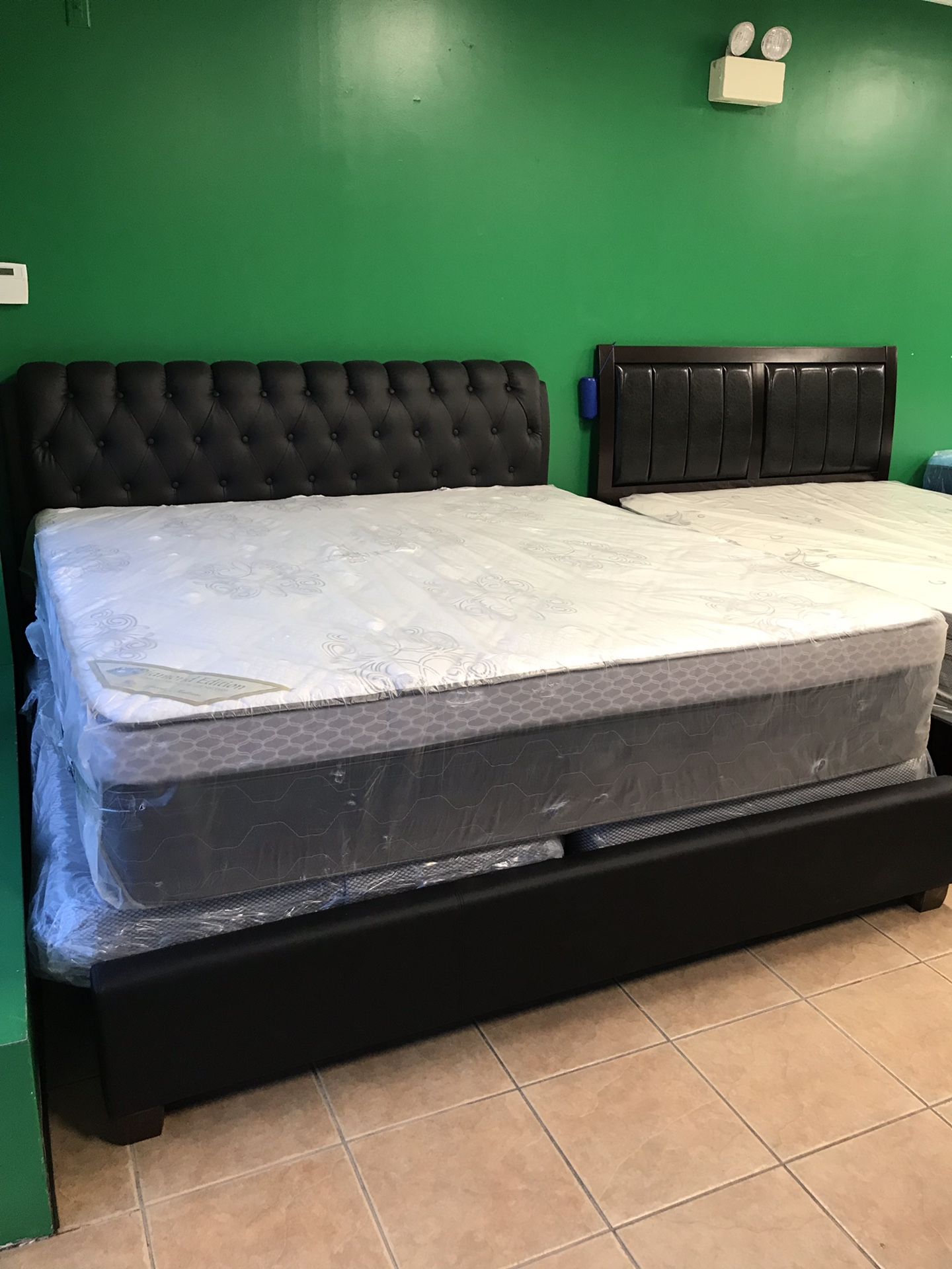 new king size pillow top orthopedic mattress and boxspring > no bed frame included