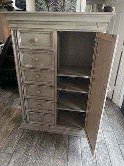 Kids dresser