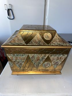 Gold Egyptian Themed Box 15x15 Medium Sized Fantastic Condition