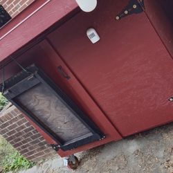 Custom Built Heated Mobile Dog House w/Motion Sensor Activated Lights.... $699obo