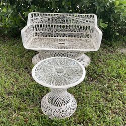 Vintage Mid Century 60s Woodard Settee / Table Set 