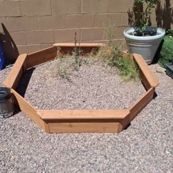 sand pit comes with tarp 