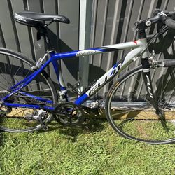 Fuji Newest 2.0 Road Bike.  XS Frame