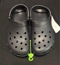 Crocs Classic Clogs Black” Size 5M/7W