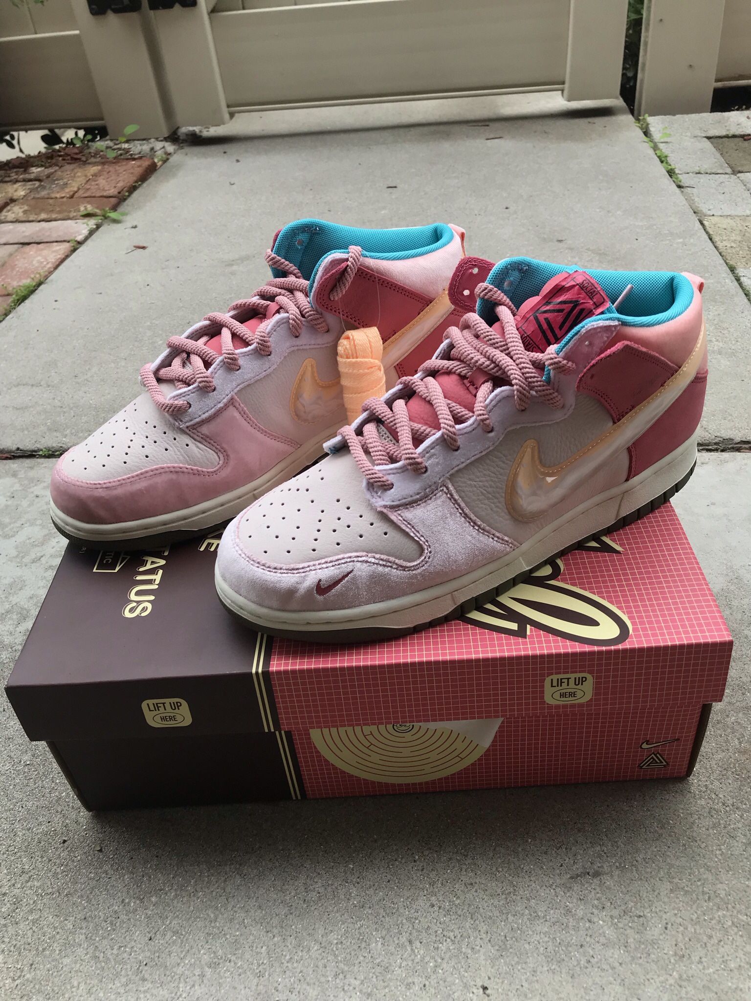 Nike Dunk Strawberry Milk Dunks Size 10 