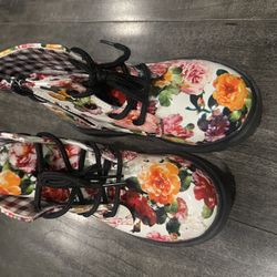 Girls floral combat boot