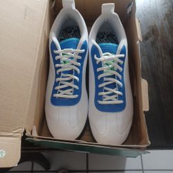 Puma Sneakers