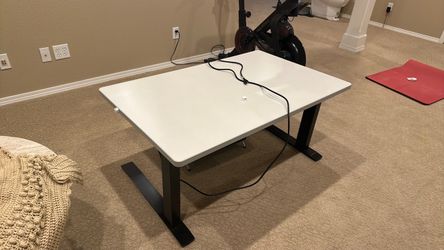 Desk, sit to stand, 30”x47”, commercial grade, high quality