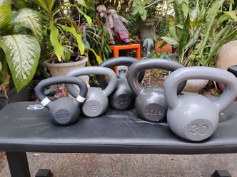 VARIETY OF KETTLEBELLS
KETTLEBELLS (SINGLE) : 10lb. =$20 / 12lb. = $24 / 15LB. = $20 & $35 / 25LB. = $25 & $45 / 30LB. = $55 / 35LB. = $60