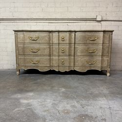 Delivery Is Available Vintage French Provincial Nine-Drawer Dresser with Ornate Gold Hardware$690 OBO!