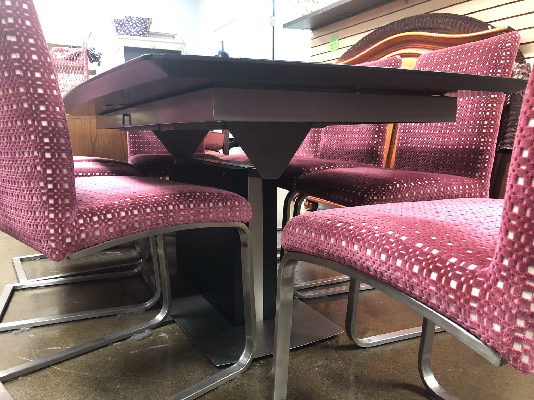 Dining room Table And 8 Chairs Retro Pink