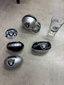 Oakland Raiders desk items