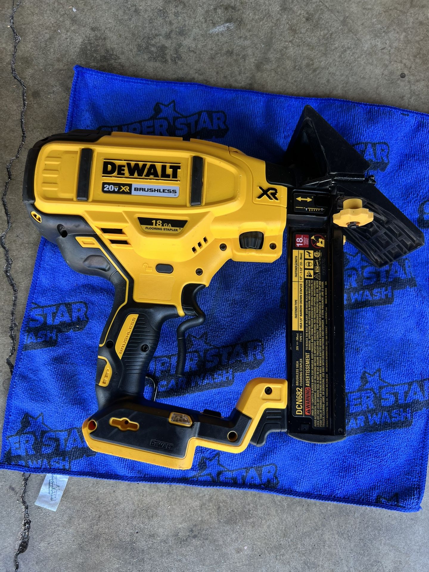 Dewalt 20v Dewalt Dcn682 Dewalt DCN682D2 18V XR Brushless Flooring