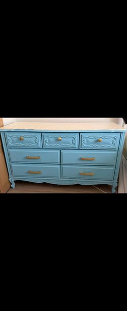 Dresser