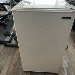 Small Refrigerator
