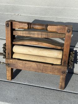 Antique Primitive Washing Machine Wringer
