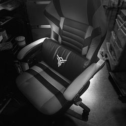 G aming Chair - Perfect Condition, Super Comfortable!Description:For Sale: Gaming Chair in Perfect Condition!