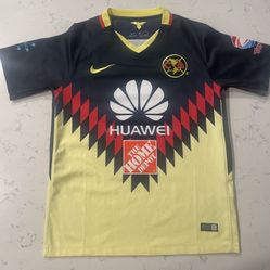 Nike Club America Soccer Jersey. 2017-18 Men’s Size S