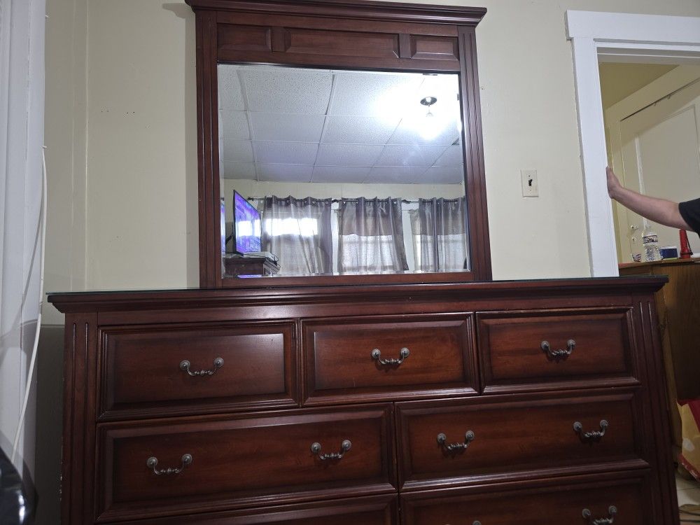 5 Piece Cherry Wood Bedroom Set