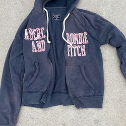 Ambercrombie And Fitch  Xsmall Holster Small  Mluitultubf And American Eagle Medium Sweatshirts And Coats