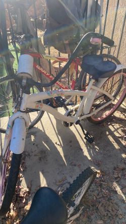 Girl beach cruiser