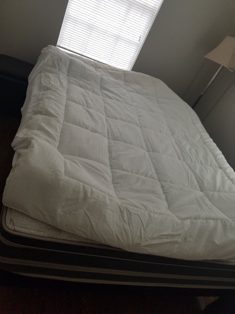 Queen Size Mattress Cover
