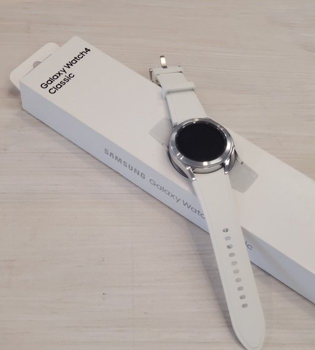 Samsung Watch 4 Classic 42MM LTE NEW - Buy in full or from $1 Today and the rest later 🤗