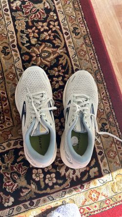 Brooks no. 9 shoes