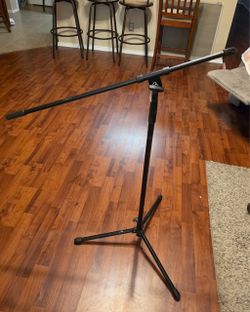 Microphone stand tripod base