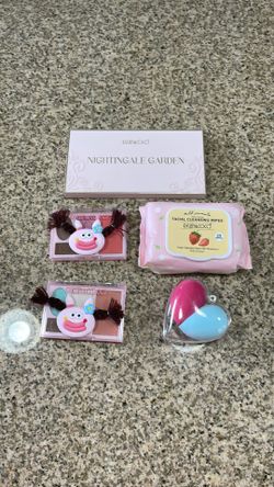Makeup bundle