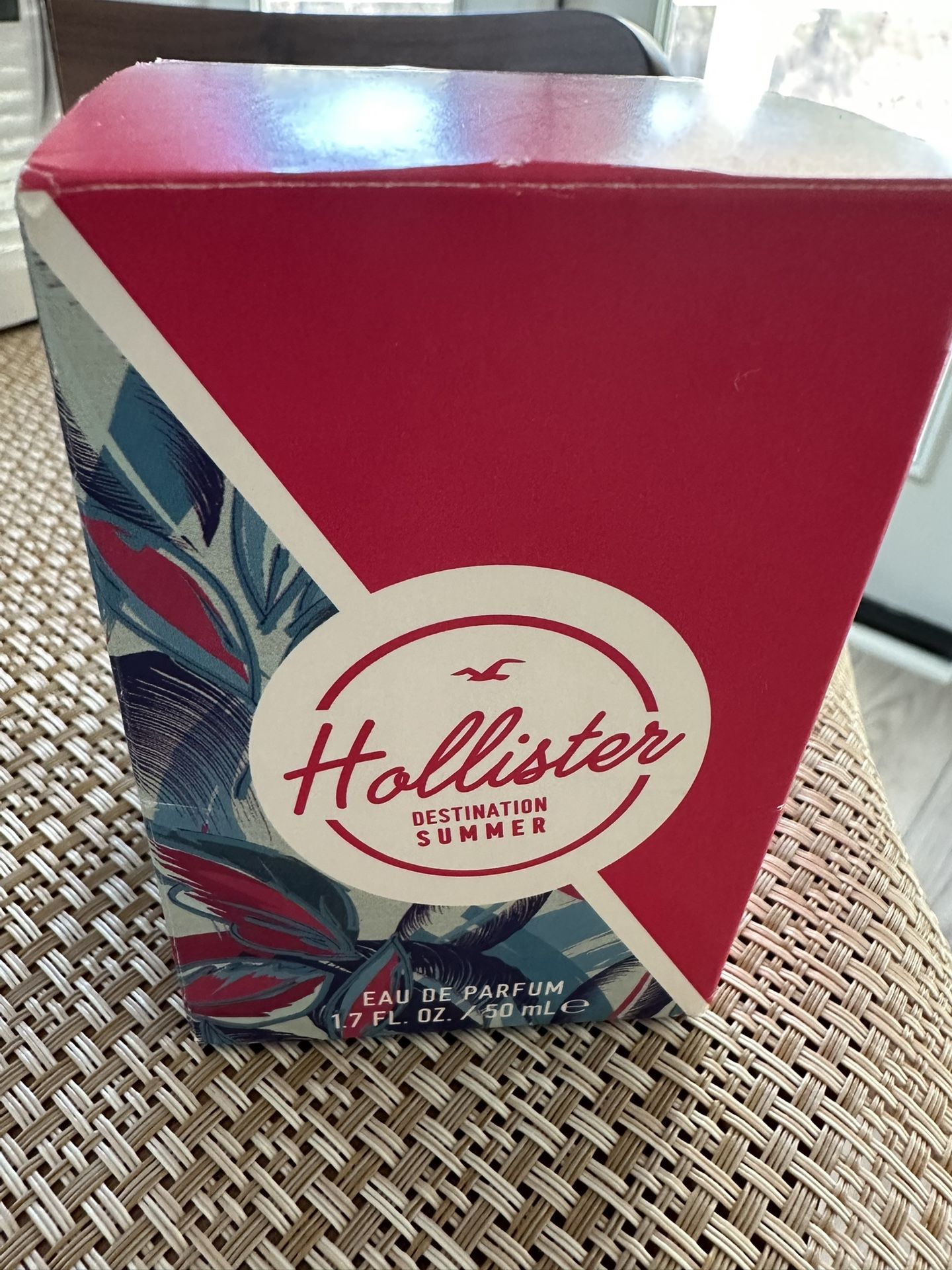 Girls/woman Hollister Perfume Great For Gifting