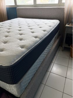 Cama Queen