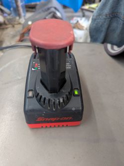 Snap On 7.2 Volt Charger & Battery