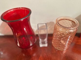 Set of three glass vases. Help to deliver