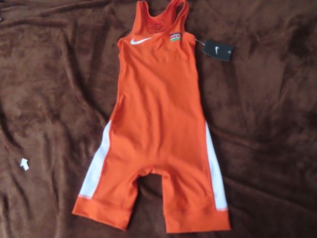nike kenya weightlifting singlet mens Small Youth Size NWT (Flaw)