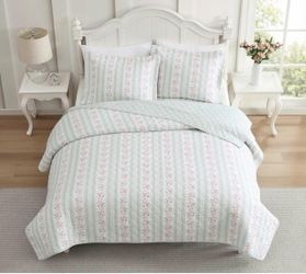 Laura Ashley - King Quilt Set with Shams, Cotton Percale, Reversible Bedspread Coverlet Bedding