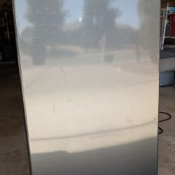Midea 3.3 Cu Ft Mini Fridge 