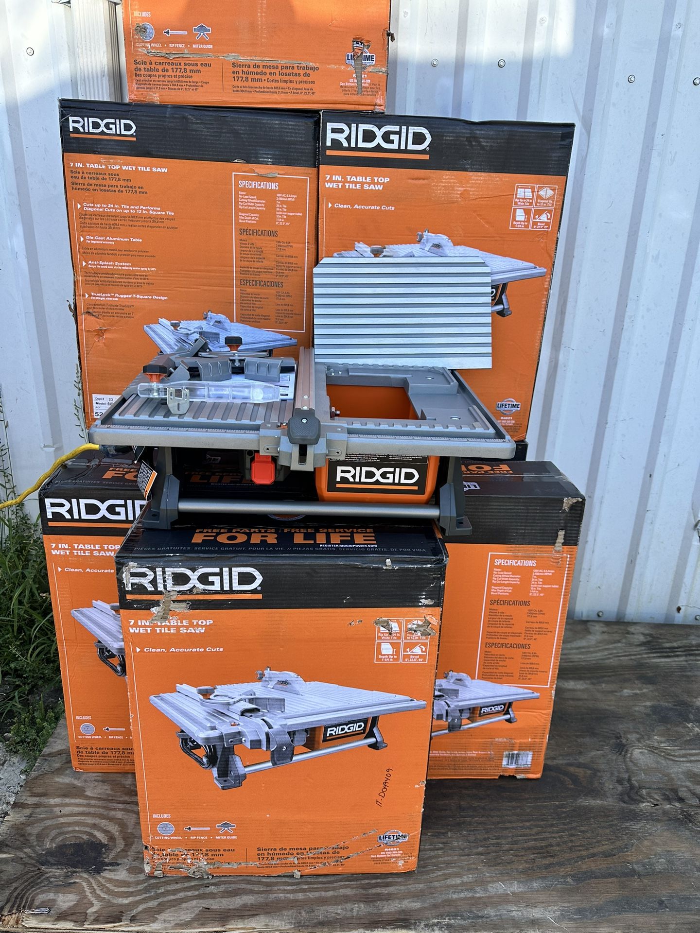 RIDGID 6.5-Amp 7 in. Blade Corded Table Top Wet Tile Saw  NEW $125