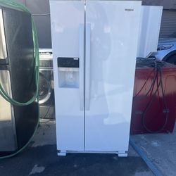 Whirlpool Side By Side Refrigerator Wide 33” Used 