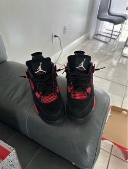 Jordan 4s red thunder