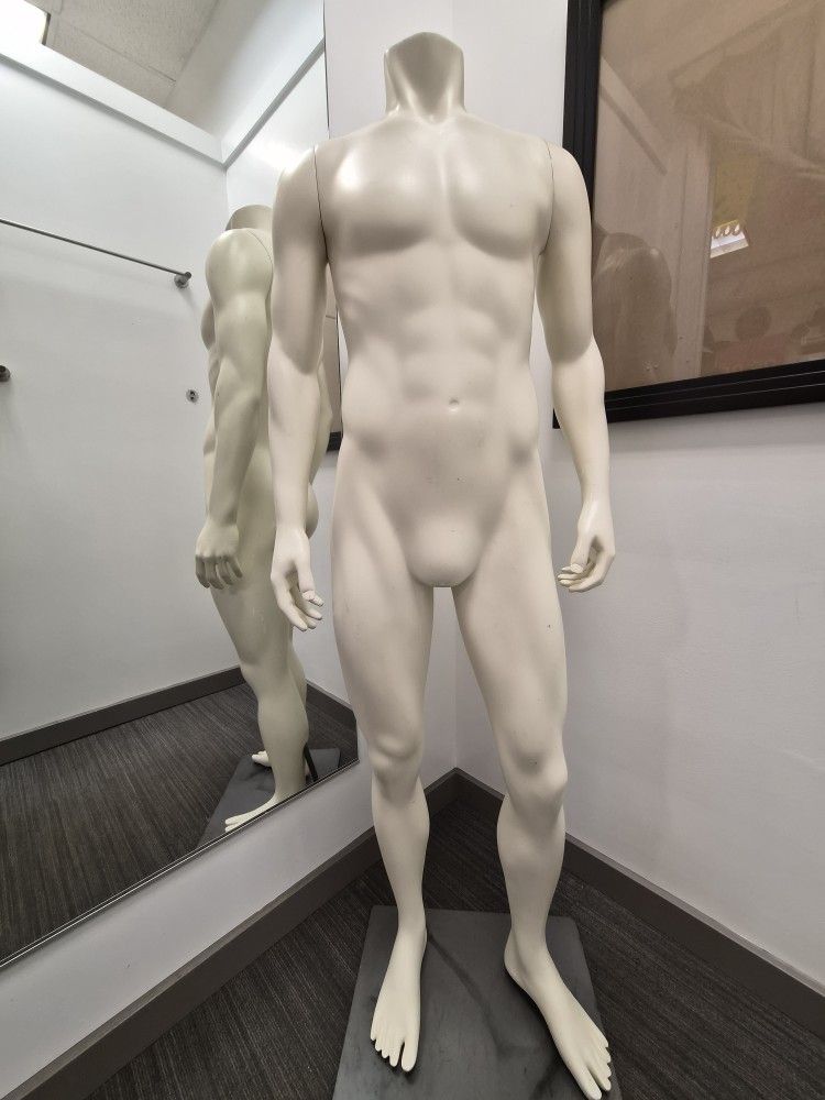 Maniquíes Store Display Fixtures