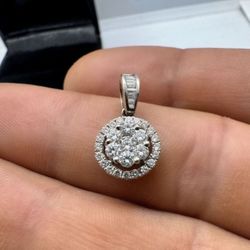 Diamond Pendant 18k 