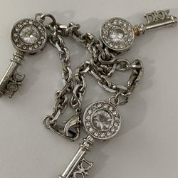 Charm bracelet