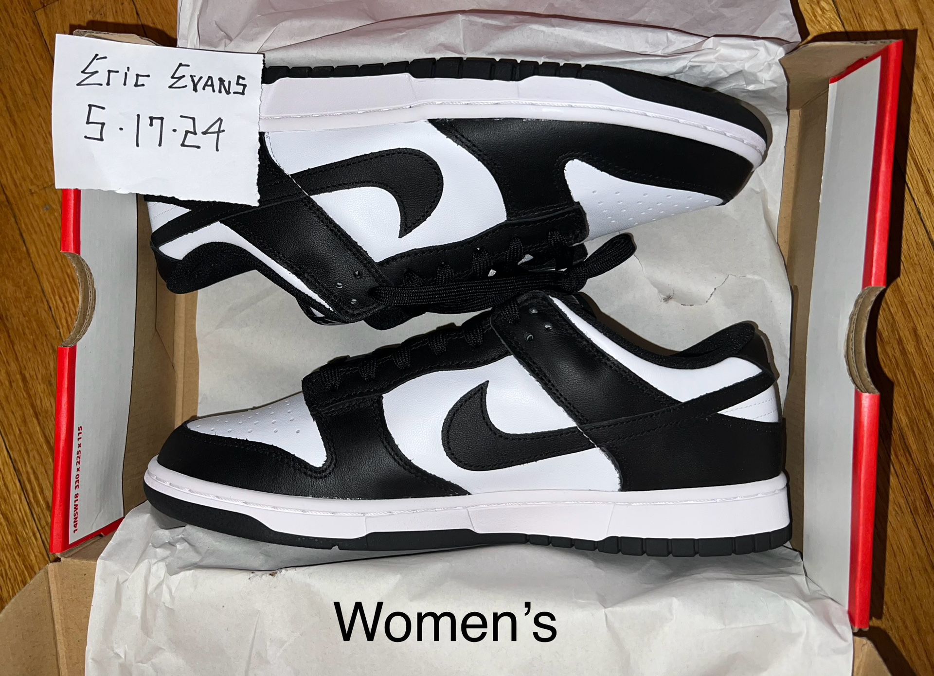 Nike Dunk low “Panda” Size 12 (Women’s)  
